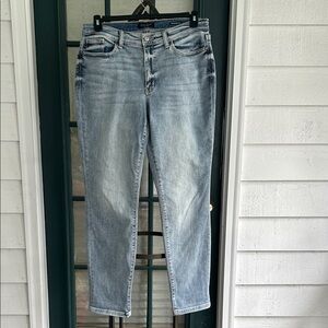 Judy Blue Boyfriend Fit Light Wash Jeans 11 / 30